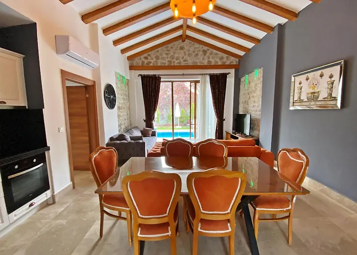 Vila Patara Fiesta 3+1 Villa, Oezel Havuzlu,